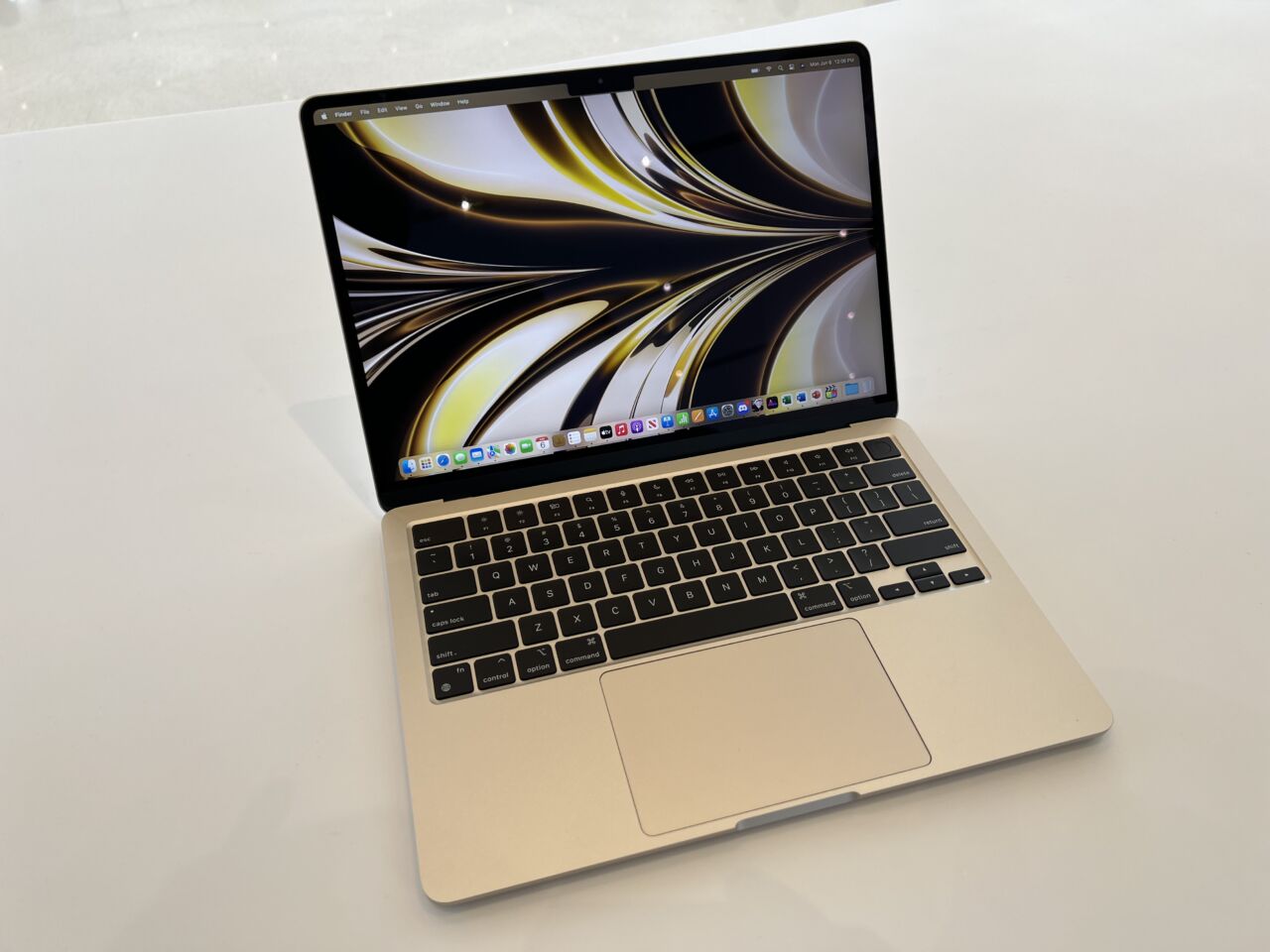 Apple MacBook Air M2 2023 15" | 8-Core GPU | Starlight AMENDED